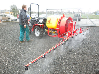 Nesený rosič AGP 330 litrů za traktor, malotraktor - 5