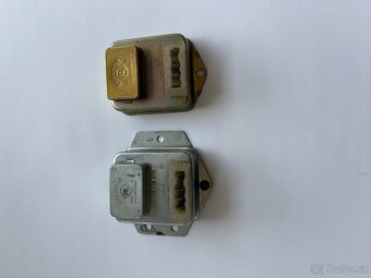 Nabíjecí relé a přepínače blinkrů - 5