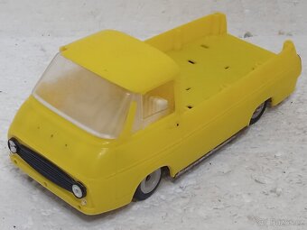 Škoda 1203 KDN Retro hračka auto na ND - 5