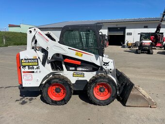 Smykový nakladač Bobcat S530 - 5