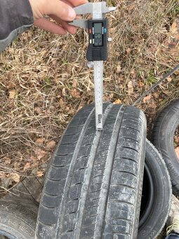 Pneu Kumho 195/50 R15 - 5