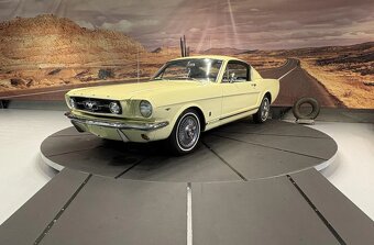 Ford Mustang Fastback z roku 1965 - 5