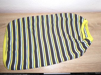 Oblečky : trička, teplá vesta, svetřík - 5