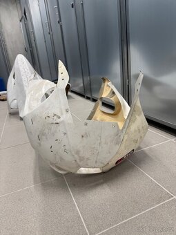 Laminátové kapoty r6 - 5