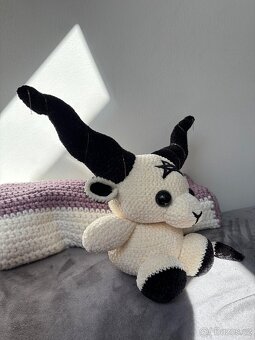 háčkovaný Baphomet - 5