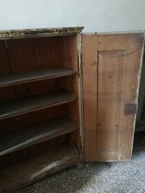 Stará skříňka, měkké dřevo, k renovaci - 5