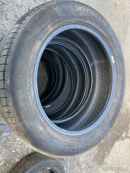 225/55r18 - 5