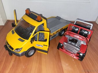 Odtahovka a auto Bruder, pekny stav - 5