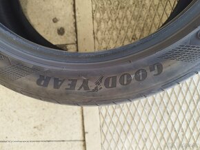 Pneu Goodyear R 18" - 5
