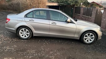 MERCEDES-BENZ W204,C180 SERVISNÍ KNIHA. - 5