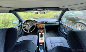 Mercedes W124 - modrý - 5