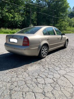 Škoda Superb 2.8 V6 142kw - 5