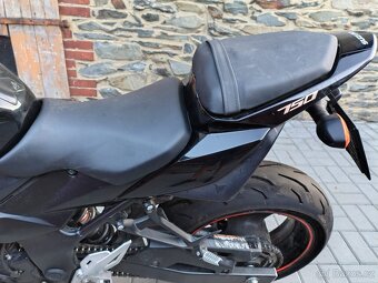 Suzuki gsr 750 - 5