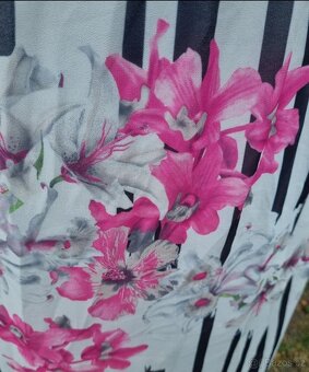 Lehké vzdušné šaty. M 38 10 - 5