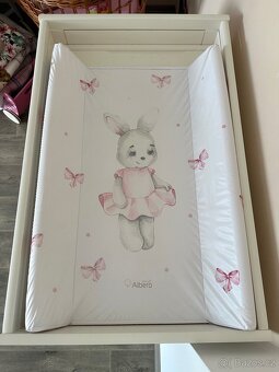 Přebalovací pult s košíky - 5