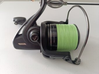 Rybářské pruty Daiwa Crosscast vč. obalů, navijáky FOX fx11 - 5