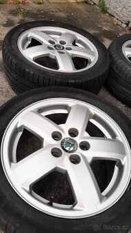 Pěkná alu kola R15 originál škoda 5x100 - 5