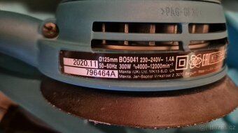 Prodám excentrickou brusku Makita BO5041 s příslušenstvím - 5