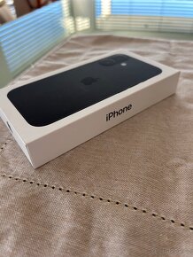 Prodám IPhone 16 black 256 gb nový originálně zabalený - 5