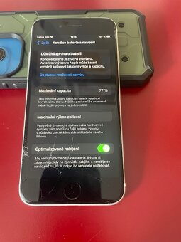 Apple iPhone SE 2020 - 5