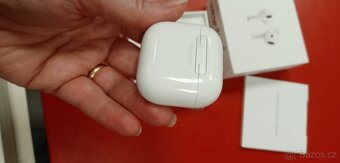 Apple AirPods 4 záruka 23 měsíců Datart - 5
