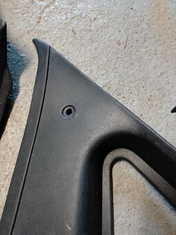 Škoda Forman plasty zadních sloupků - 5