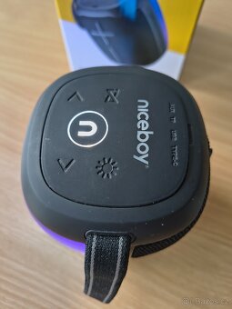 Bezdrátový bluetooth reproduktor svítící Powerbanka - 5