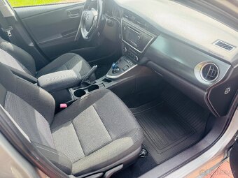 Toyota Auris 1.8 -73 kW Hybrid , kamera 2014 - 5