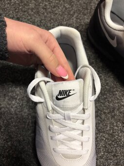 Nike Air Max Invigor - 5