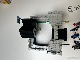 LEGO 6074 hrad falconů 80s - 5