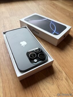 Apple iPhone 16 Pro 128GB černý titan - 5