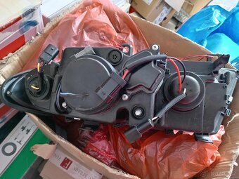 BMW E46 FACELIFT SVĚTLA - 5