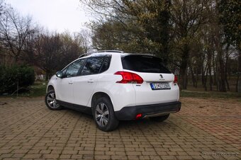 Peugeot 2008 1.2 PureTech Style - 5