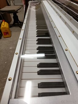 Futuristické Pianino Petrof - 5