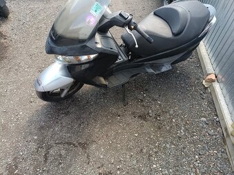 Suzuki Burgman 125i - 5