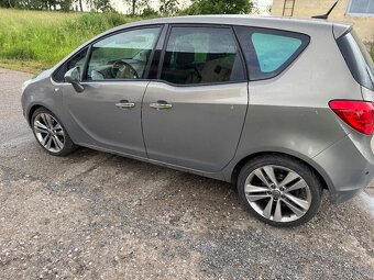 Opel Meriva B 180t km 1.7d automat klepou vstriky bily kour - 5
