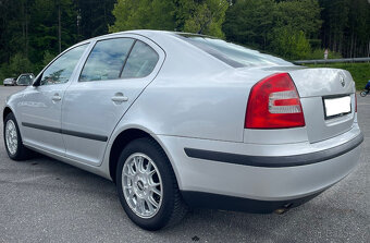 ŠKODA OCTAVIA II Ambiante sedan 1,6 MPI - 5