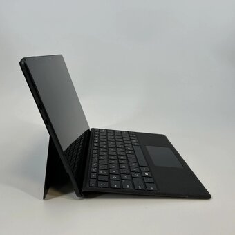 Microsoft Surface Pro 9 i7 / 16 GB / 256+ GB SSD - 5