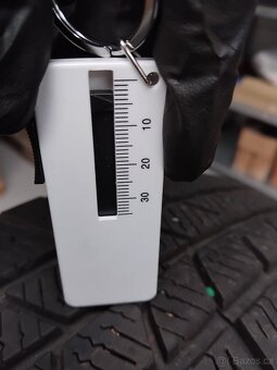 Prodám kompletní zimní kola Škoda plech disk 195/65R15 91T - 5