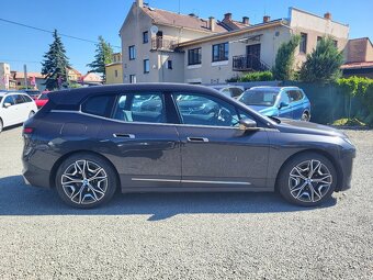 BMW iX xDrive40 240kW - ČR - 1.majitel - 5