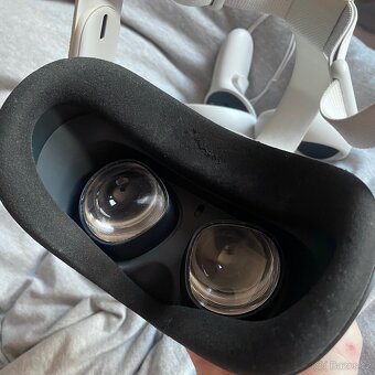 Meta Oculus Quest 2 64GB - 5