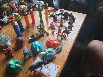 Vláčky  vojáčci, figurky... - 5