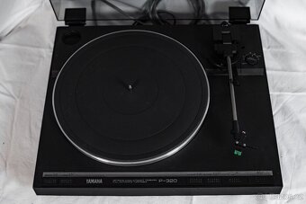 Gramofon YAMAHA - 5