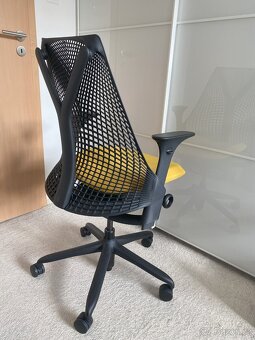 Kancelářská židle Herman Miller Sayl (PC 19200,-) - 5