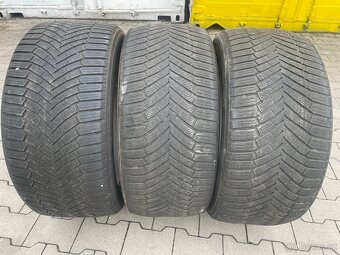 Prodávám pneumatiky Yokohama 295 40 r21 2ks - 5