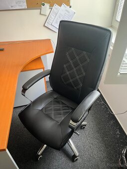 kancelářský nábytek + kuchyňka - 5
