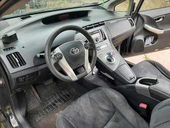 Toyota Prius Hybrid - 5