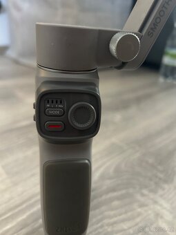 Stabilizátor gimbal na mobilní telefon - 5