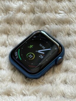 Apple Watch Series 7 41mm Cellular + kožený řemínek zdarma - 5