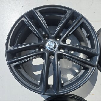 ALU SKODA SUPERB OCTAVIA YETI KAROQ 5x112 17" ET45 - 5